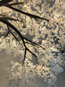 Gran corona <span class=keywords><strong>de</strong></span> árbol Artificial Real Touch blanco flor <span class=keywords><strong>de</strong></span> cerezo árbol <span class=keywords><strong>de</strong></span> luz para boda fiesta hogar Hotel centro comercial Decoración - Product Image 2