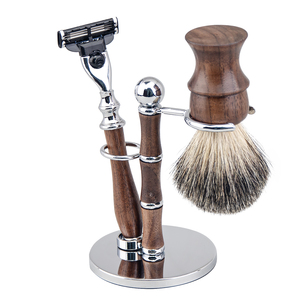 Set da Barba ZY 3 Pezzi in Noce: Rasoio di Sicurezza, Pennello in Pelo di Tasso e Supporto - Regalo per la Festa del Papà, Natale, Kit di Cura Personale per Uomo, Regalo Festivo - Product Image 2
