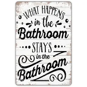 カスタムバスルームの引用金属のブリキの看板バスルームで何が起こるかバスルームにとどまる面白いヴィンテージのブリキの看板12x8インチ