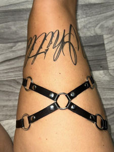 Ceinture en cuir élastique en forme de X avec boucle <span class=keywords><strong>ronde</strong></span> sexy, accessoires <span class=keywords><strong>pour</strong></span> les jambes, harnais <span class=keywords><strong>pour</strong></span> filles et femmes, gothique noir, punk, jarretière de cuisse - Product Image 4