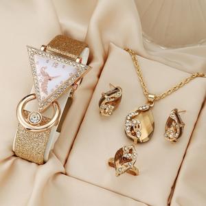 Regalos IStapromo sin Caja, Conjunto Popular de Reloj de Cuarzo para Mujer con Incrustaciones de Diamantes Triangulares, Collar, Aretes y Anillo de Cuero - Product Image 1
