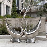 Spiegelpolierte Edelstahl-Gans-Skulptur für Außenbereich Polierte Metall-Vogelstatue für Garten Rasen Villa Hotel Landschaftsdekoration