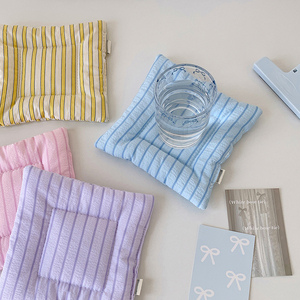 Sottobicchiere Decorativo in Ceramica con Logo Ricamato Personalizzato, Colore Crema, Isolante per Tè, Piccolo Quadrato Trapuntato in Cotone - Product Image 4