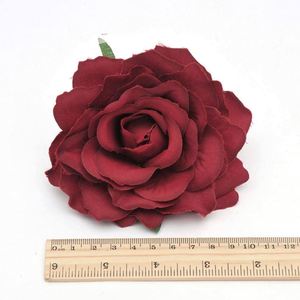 Têtes de fleurs artificielles en velours rouge faites à la main pour mariage, fête des mères, baby shower, décoration de gâteaux - Product Image 3