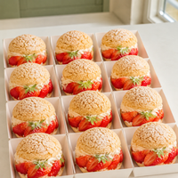 Plateau alimentaire carré en papier OEM personnalisé avec couvercles transparents pour boulangerie, desserts, sandwichs, emballage à emporter, vente en gros