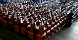 Reductor de velocidad Ever-power Bibo Ratio 25:1 para elevador de cangilones y transportador de cadena, tipo SMR Fenner, montado en eje - Product Image 4