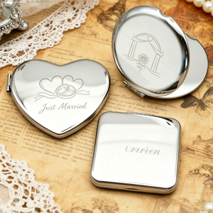 Specchietto Tascabile Personalizzato per Bomboniere Matrimonio, Forma Cuore o Quadrata, Argento, Regalo per Addio al Nubilato - Product Image 1