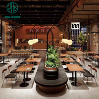 Table et chaises de restaurant en bois noir incurvées en demi-cercle, canapé, banquette, mobilier pour café