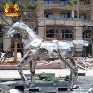 आउटडोर स्क्वायर सजावट के लिए समकालीन धातु घोड़े के सिर वाली स्टेनलेस स्टील सार घोड़े की मूर्ति