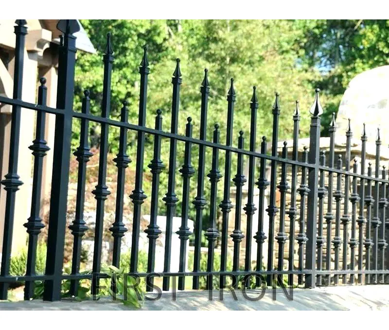 Manufacturer hot dip galvanised wrought iron farm pickets fence with low cost