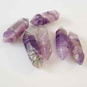 Vente d'usine Pendentif en quartz avec pierre précieuse enveloppée de fil hexagonal pointu avec pendentif enveloppé de fil Arbre de vie - Product Image 1