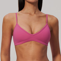 Nouvelle Arrivée 2026 Soutien-gorge de yoga brossé à fines bretelles, décolleté en V profond, dos croisé, coussinets amovibles, haute élasticité pour femme, idéal Pilates et Fitness