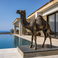 Statue de chameau antique en bronze grandeur nature pour aménagement paysager, décoration réaliste de chameau du désert résistante aux intempéries pour patio, piscine, villa