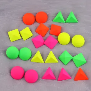 Orecchini geometrici in resina orecchini a bottone 2023 temperamento dolce Neon smerigliato superficie opaca 3D triangolo quadrato rotondo acrilico 1 paio