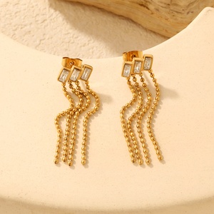 Pendientes Largos Impermeables con Flecos y Borlas, de Acero Inoxidable con PVD de Oro de 18K, Diseño de Cadena en Cascada, Venta al por Mayor - Product Image 3