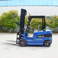 Elektrikli Forkliftler, 2 ton, 3 ton, 3,5 ton ve 4 ton modelleri dahil, sırası sıra olarak 3m, 4m, 5m ve 6m kaldırma yükseklikleriyle.