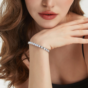 <span class=keywords><strong>Bracciale</strong></span> Tennis da <span class=keywords><strong>Donna</strong></span> Placcato <span class=keywords><strong>Oro</strong></span> con Diamanti Zirconia 5A CZ Gioielli Eleganti Regalo di Nozze Classico <span class=keywords><strong>Bracciale</strong></span> Regolabile con Cursore - Product Image 4