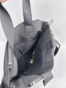 Bolsos Tote Abiertos de PVC de Gran Capacidad para Mujer, Modernos, Casuales, para el Trabajo, Deporte, Viajes, Playa, con Patrón Sólido y Letras - Product Image 5