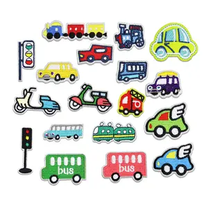 Alat lalu lintas kendaraan kartun lucu, bus mobil kecil sepeda motor kereta desain besi Pada Patch bordir anak-anak untuk pakaian