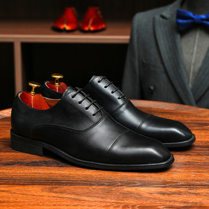 2026 Spring Latest Men's Leather British Business Formal Brocade Embossed Shoes with <b>Pointed</b> Toe Oxford Style - Product Image 3