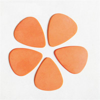 2024 Bonne Forme Standard Rouge Noir Blanc 0.5mm Acétal Delrin Guitare Plectre Pick