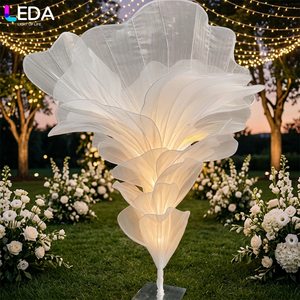 LEDA Nouveauté Décoration de fête Fleur géante faite à la main Grande fleur artificielle en soie blanche en organza pour mariage - Product Image 1
