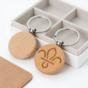 Porte-clés rond en bois gravable au laser, idéal pour les projets de bricolage et les articles promotionnels - Product Image 1