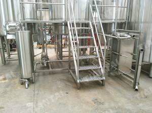 Equipo de Elaboración de <span class=keywords><strong>Cerveza</strong></span> Artesanal de Acero Inoxidable de 1800L 18HL con Bomba de Presión, Calentamiento Eléctrico y Fácil Operación - Product Image 3