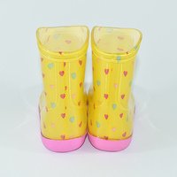 Bottes de pluie mi-mollet en PVC pour enfants, imprimé cœurs colorés, semelle rose, imperméables pour filles, 3 couleurs
