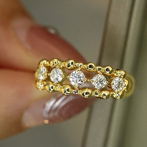 Anello con Zircone Rotondo per Donne, Elegante Gioiello da Dito alla Moda - Product Image 1