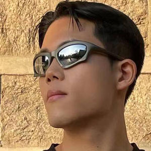 Gafas de Sol de Estilo Punk con Marco Pequeño, Unisex, Protección UV400, Material de PC, Clase 2, Color Rojo Té, LS-20916 - Product Image 5