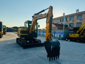 Excavadora Hidráulica HYUNDAI 60VS Original, EN VENTA, Buen Estado, Sin Fugas, Giro de Cola Cero, Bomba Yanmar, Modelo 2022, 3.5 Toneladas - Product Image 5