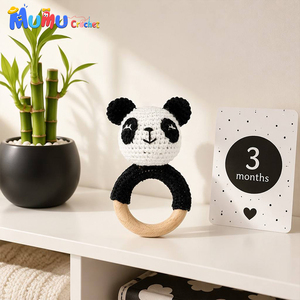 Juguete <span class=keywords><strong>de</strong></span> algodón orgánico hecho a mano al por mayor, sonajero <span class=keywords><strong>de</strong></span> ganchillo amigurumi con anillo <span class=keywords><strong>de</strong></span> madera, <span class=keywords><strong>mordedor</strong></span> para bebé, ideal para regalos <span class=keywords><strong>de</strong></span> baby shower y suministros para tiendas. - Product Image 6