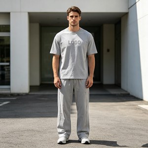 Conjunto de 400g para hombre, camiseta con cuello redondo y bordado en relieve, pantalones deportivos, conjunto de dos piezas de verano 100% algodón para hombre. - Product Image 1