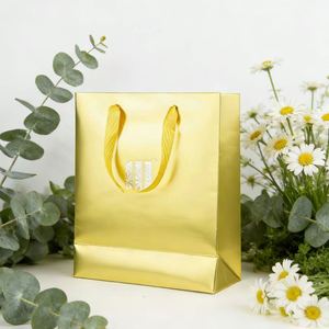 Bolsa de Papel de Color Amarillo con Diseño Personalizado, Asas de Hilo, Reciclable para Compras Minoristas - Product Image 5