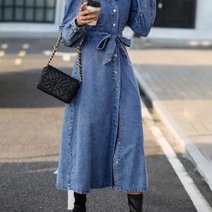 Robe midi en jean élégante sur mesure à manches longues avec ceinture et col à revers pour femmes - Product Image 4