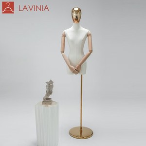 Présentoir Mannequin Plat Lavinia avec Tête Électroplaquée – Présentation Moderne pour Vêtements Féminins, Bijoux et Foulards - Product Image 1