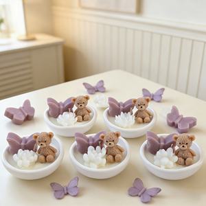 Vela Aromática Personalizada Hecha a Mano, Ecológica, con Diseño de Mariposa Morada, Osito de Peluche y Mini Flor en Tazón, Decoración para el Hogar - Product Image 2