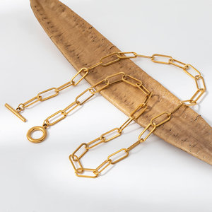 Collier carré à fermoir à bascule en acier inoxydable plaqué or 18 carats, étanche, polyvalent et élégant, par Joolim Jewelry - Product Image 4