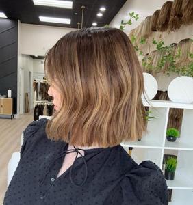 Perruque en dentelle de luxe avec doublure en soie sans couture, cheveux européens coupés en biais, niveau 5 brune avec reflets chauds, pour femmes souffrant de perte de cheveux - Product Image 4