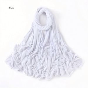 Écharpe en modal respirante et tendance pour femme, couleur unie, style ethnique, châles et autres foulards – Vente en gros - Product Image 5