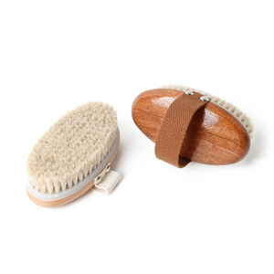 <span class=keywords><strong>Brosse</strong></span> corporelle <span class=keywords><strong>en</strong></span> <span class=keywords><strong>crin</strong></span> de cheval naturel avec manche <span class=keywords><strong>en</strong></span> bois, masseur corporel doux <span class=keywords><strong>pour</strong></span> la peau et <span class=keywords><strong>brosse</strong></span> nettoyante <span class=keywords><strong>pour</strong></span> l'exfoliation de la cellulite - Product Image 5