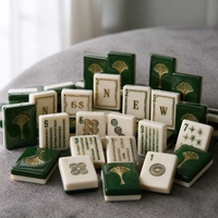 Ensemble de Mahjong américain en acrylique personnalisé avec des pions en forme de Ginkgo émeraude, 160 tuiles, 4 couches, luxe, vente en gros, cadeau