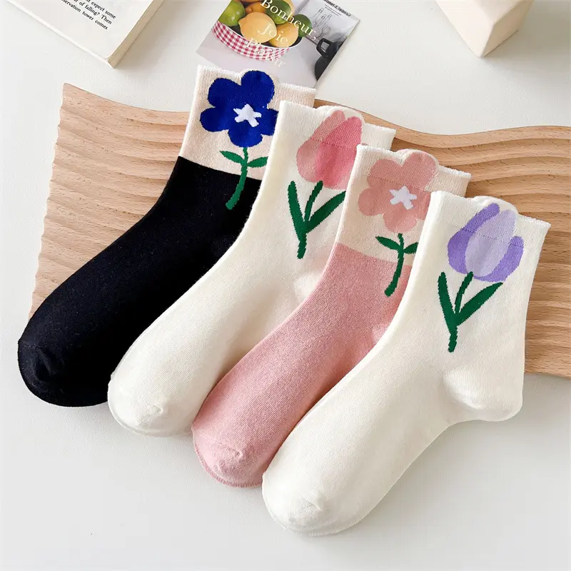 Calzini a fiore di tulipano calzini a tubo medio da donna fiore di cotone rosso calza letteraria giapponese coreana calzino divertente