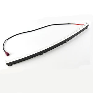 Feu stop central LED rouge pour Mercedes-Benz Classe E W204 – Feu arrière de signalisation d'avertissement pour voiture - Product Image 3