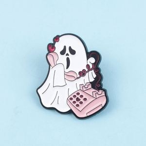 Broches personnalisées en métal de zinc imprimées, motifs fantômes et animaux d'Halloween, idéales comme cadeau pour les amis lors de voyages - Product Image 5