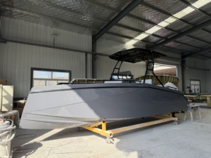 Barca da Pesca e Tempo Libero in Vetroresina Grigia Galaxy 23FT con Serbatoio Carburante, Serbatoio Acqua e Toilette, Realizzata a Mano - Bestseller - Product Image 4