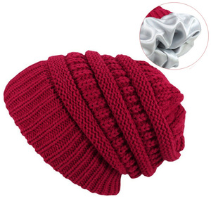 Bonnet d'hiver unisexe personnalisé en tricot chaud avec nœuds, broderie 3D, doublure en satin polyester/coton, tricot torsadé épais - Product Image 5