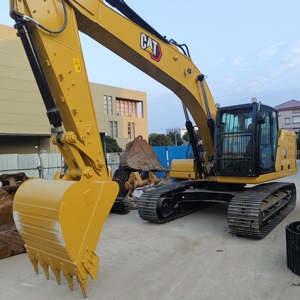 Excavatrice sur chenilles Caterpillar 320 d'occasion, d'origine japonaise, en bon état - Product Image 1