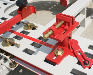 Calibrateur de poutre à 4 tours Machine de réparation de cadre de collision de carrosserie Machine de redressement de carrosserie Machine de cadre de voiture - Product Image 4